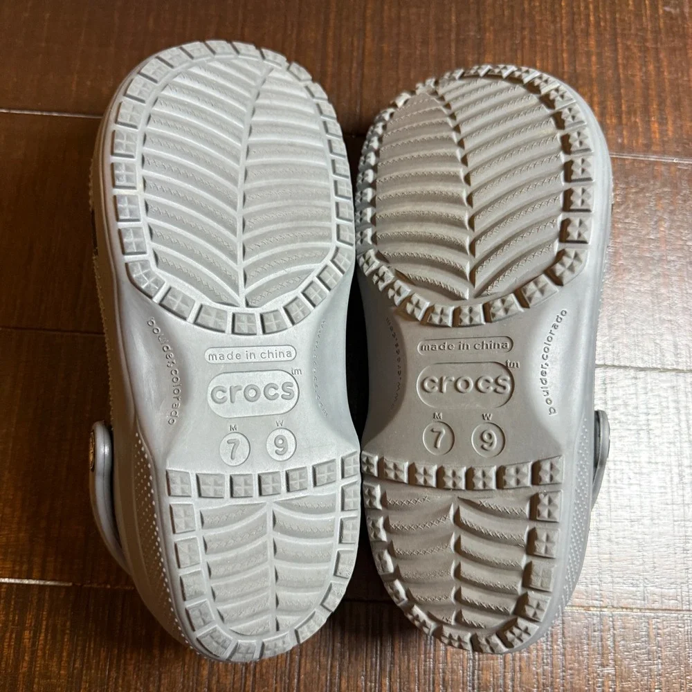 Crocs Classic Clogs Unisex Mens 7 Womens 9 Grey Gray Slip On Comfort Shoes
